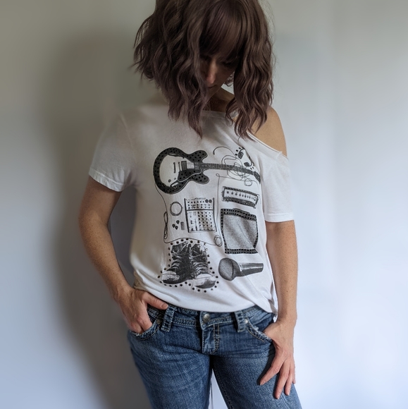 True Religion bare shoulder tshirt, sz xs. Electric guitar, mic, amplifier - Picture 2 of 12